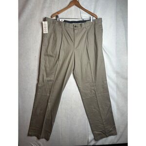 NWT Dockers Mens Signature Khaki Big & Tall Classic Fit Pleated Pants Tan 42x36